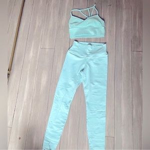 EUC Alo mint set size small